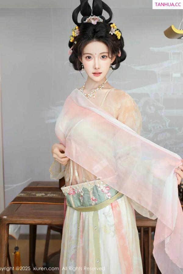   [XiuRen]高清写真图 2025.08.13 No.10645 梨霜儿 古装服饰第47张图片